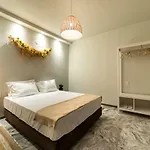 Oinoelia Luxury & * Potos