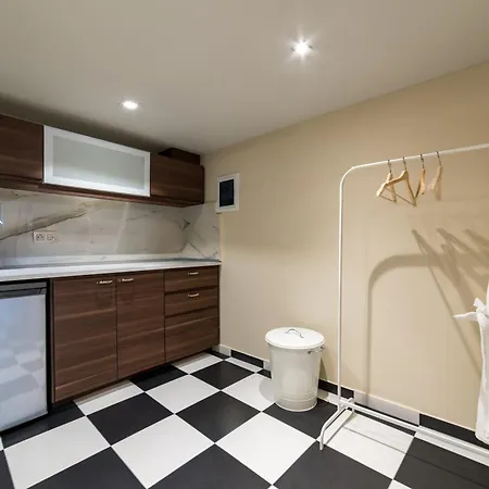 Apartment Oinoelia Luxury & Potos