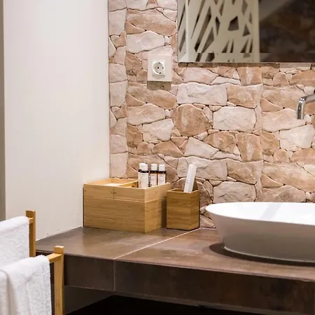 Oinoelia Luxury & * Potos