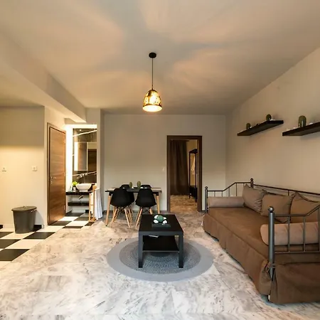 Oinoelia Luxury & *
