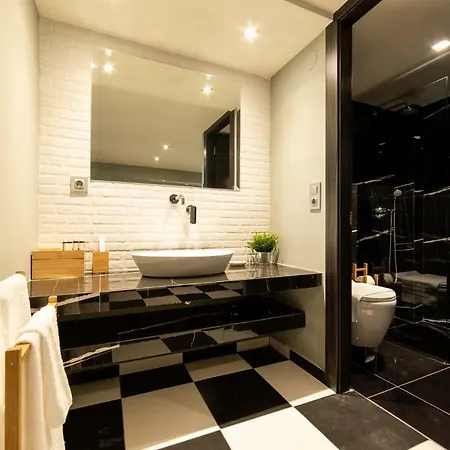 Oinoelia Luxury & Potos