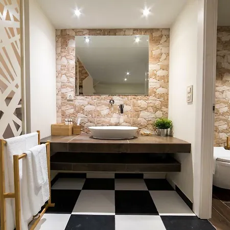 Oinoelia Luxury & Apartment