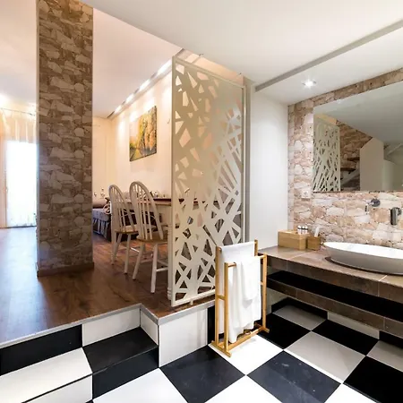 Oinoelia Luxury &