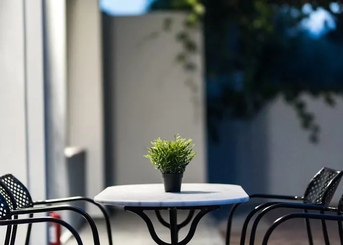 Oinoelia Luxury & Διαμέρισμα *