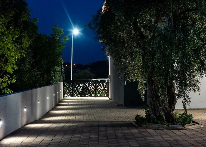 Διαμέρισμα Oinoelia Luxury & Ποτός